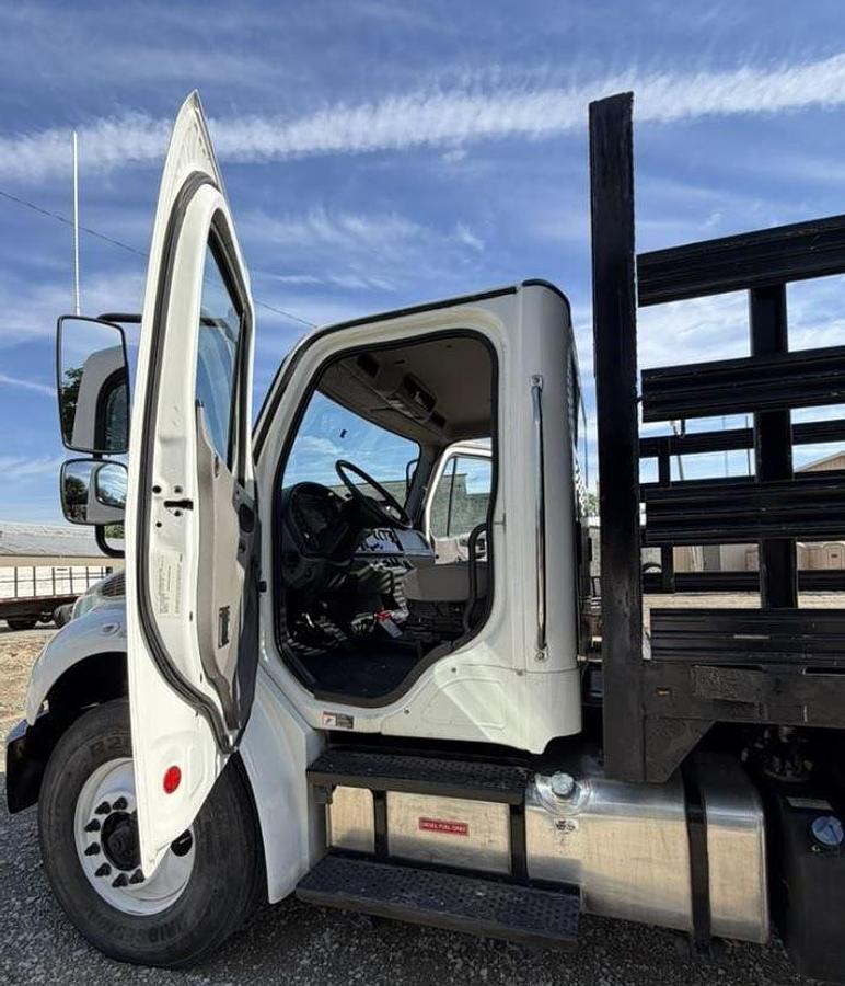 Used 2019 Freightliner Business Class M2 106