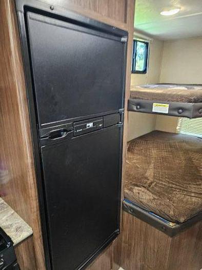 Used 2018 Coleman 215BH 23' Travel Trailer