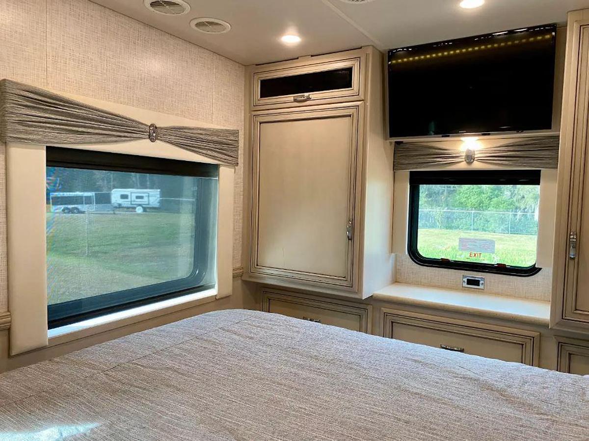 Used 2021 Newmar Bay Star 3226 Class A Motorhome