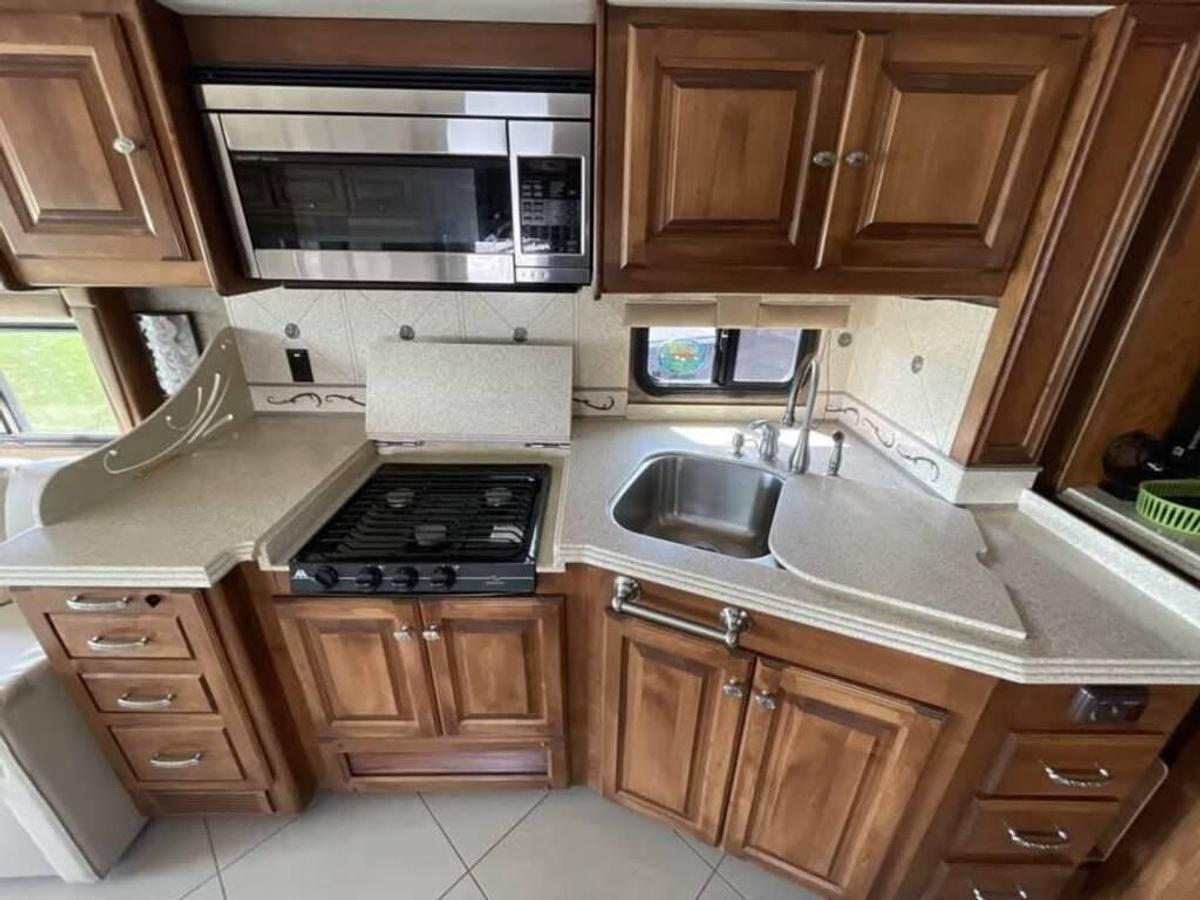 Used 2011 Tiffin Phaeton 40QKH