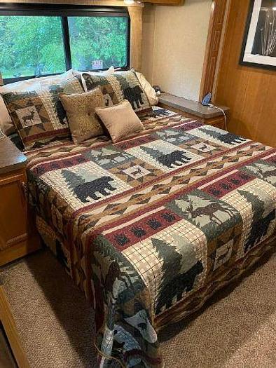 Used 2015 Fleetwood Bounder 35K