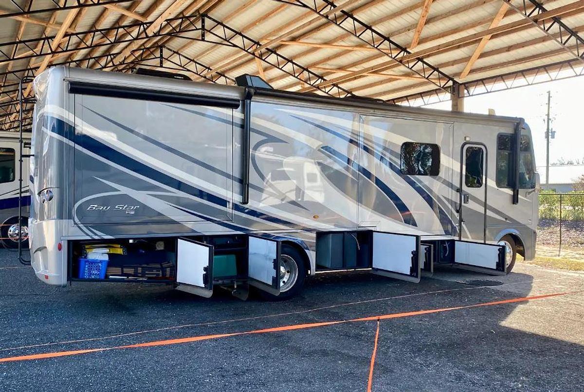 Used 2021 Newmar Bay Star 3226 Class A Motorhome