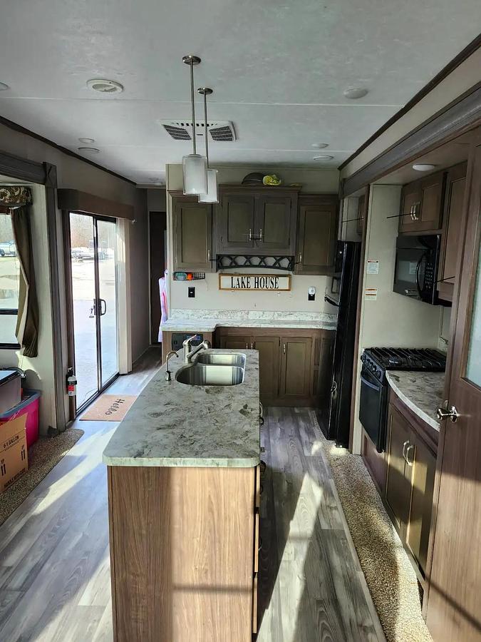 Used 2018 Keystone Retreat 39 LOFT Travel Trailer
