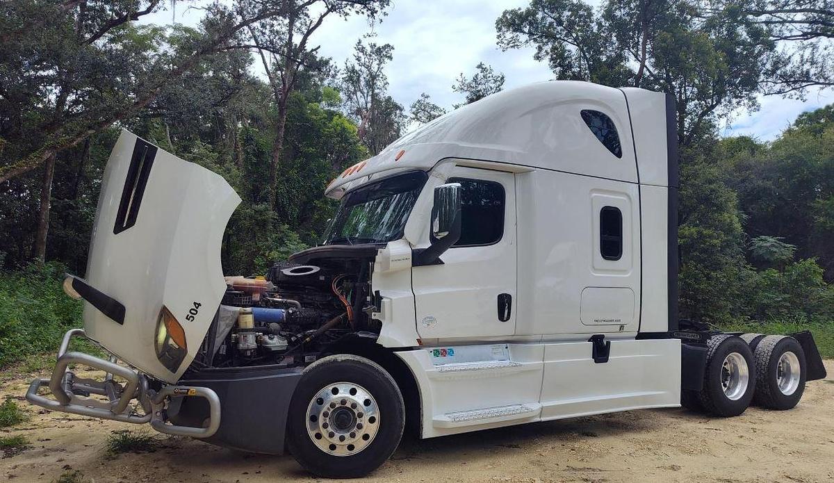 Used 2022 FREIGHTLINER CASCADIA 126