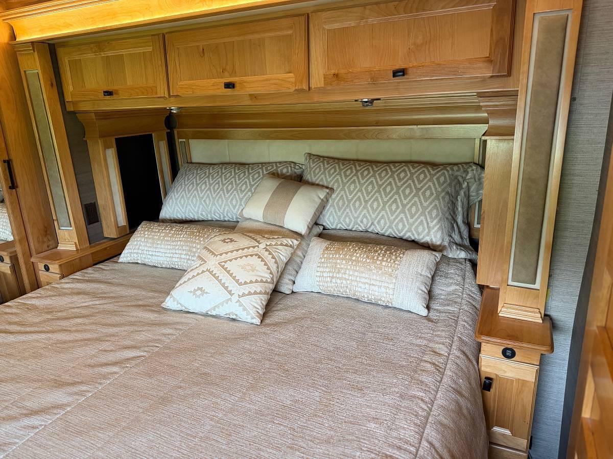 Used 2021 Tiffin Motorhomes Allegro Breeze 33BR Class A Motorhome
