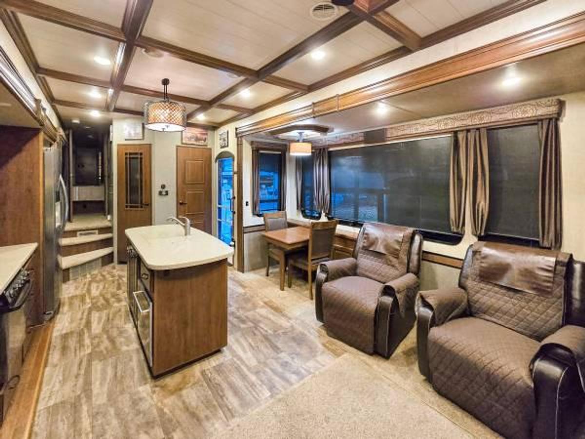 Used 2016 Heartland Bighorn