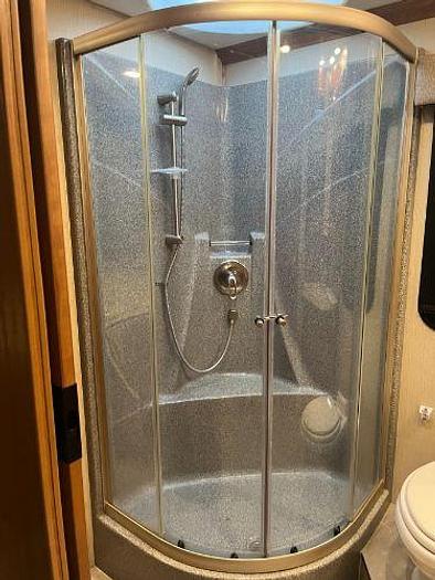 Used 2016 Fleetwood Discovery 40G