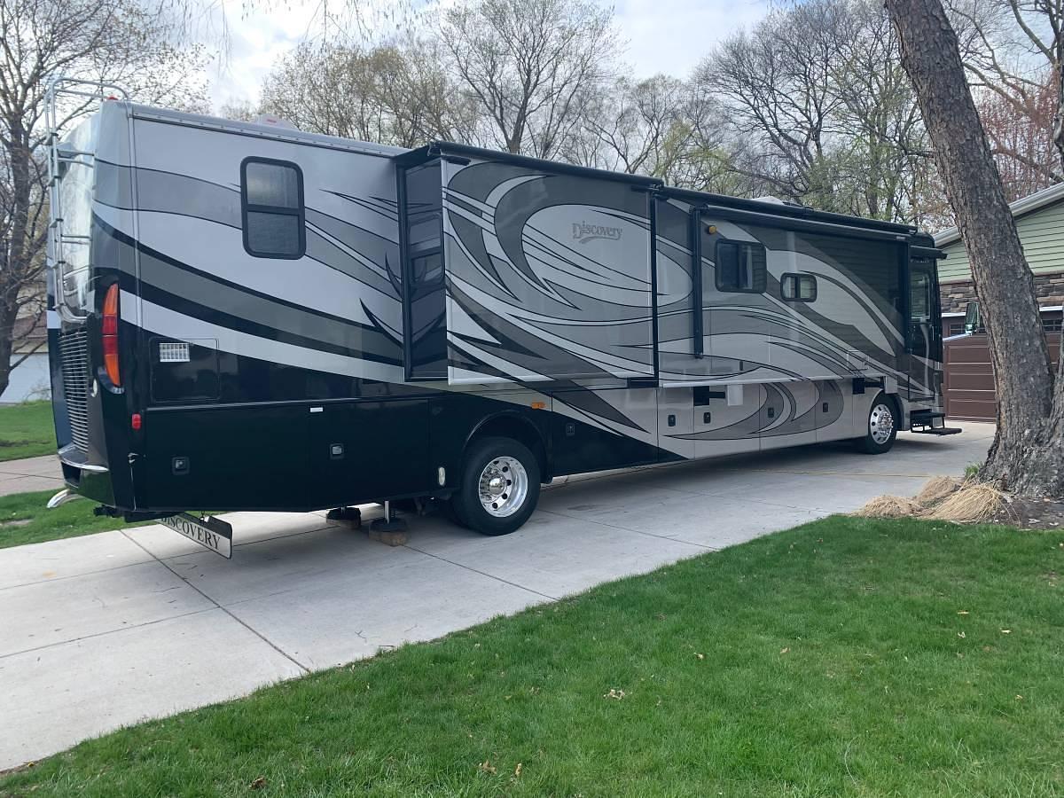 Used 2010 Fleetwood Discovery 40K