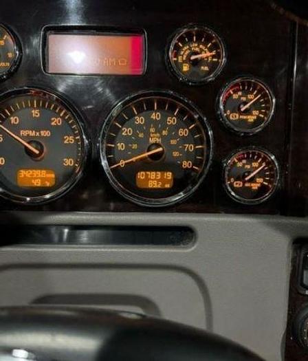 Used 2015 Peterbilt 389 Glider Kit