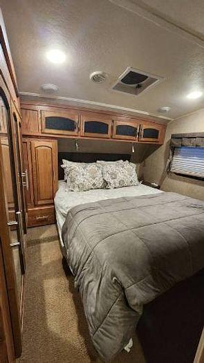 Used 2015 Forest River Rockwood Signature Ultra Lite 8281SS