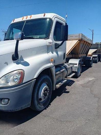 Used 2013 Freightliner Cascadia 125