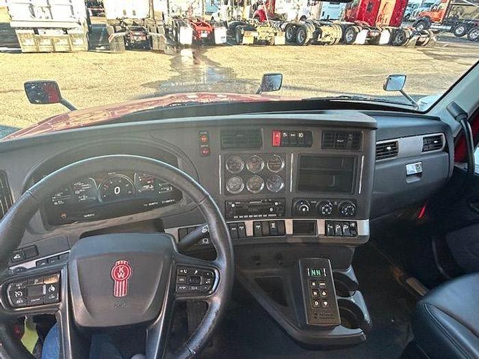 Used 2024 KENWORTH T880