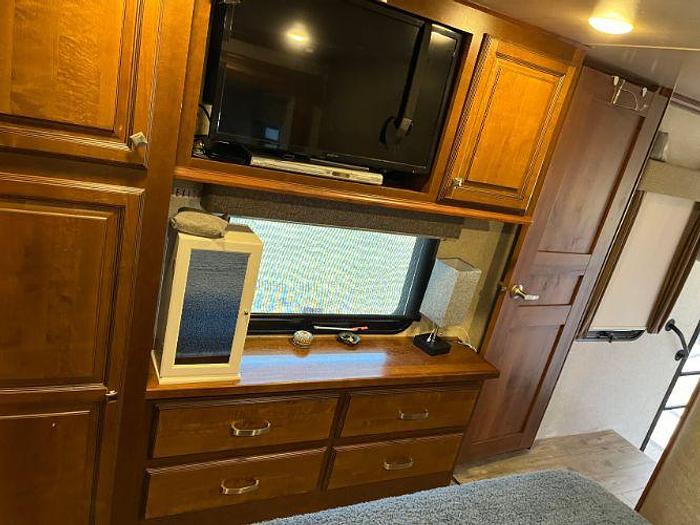 Used 2017 Heartland Bighorn 3160 Elite