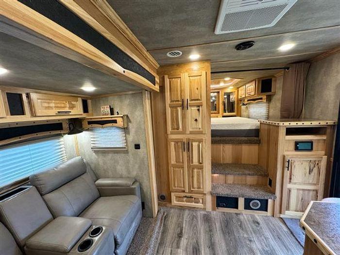 Used 2022 Lakota Big Horn SW 3H