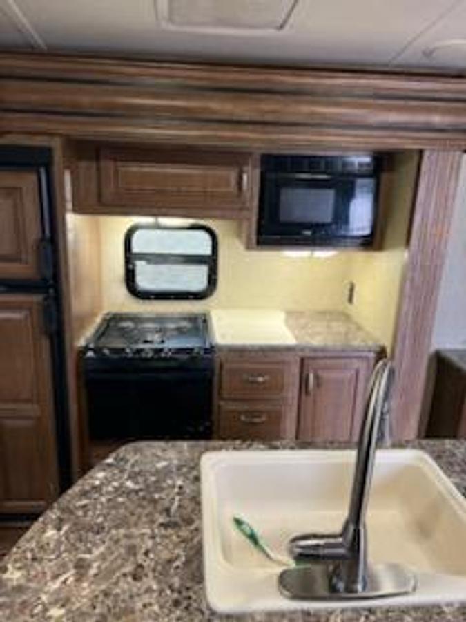 Used 2015 Keystone Laredo Travel Trailer