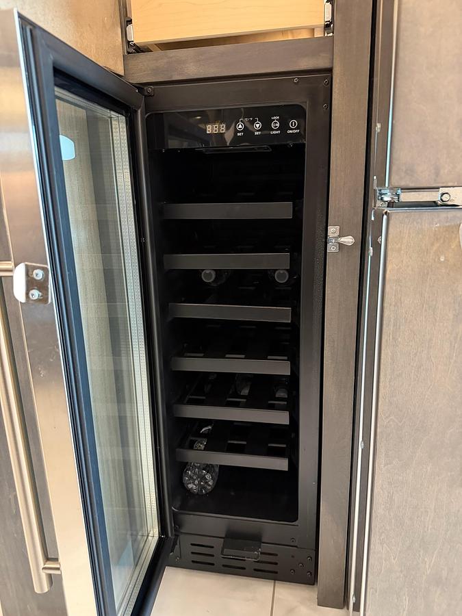 Used 2024 Tiffin Zephyr 45FZ