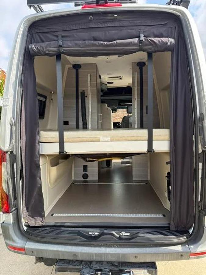 Used 2022 Entegra Launch 19y