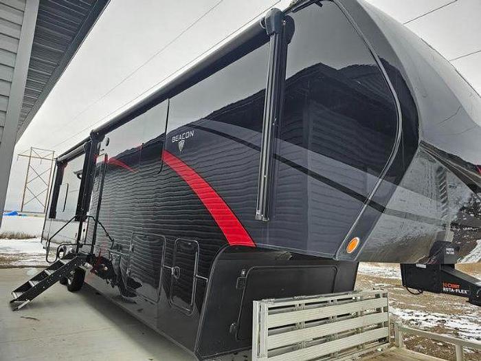 Used 2022 Vanleigh Beacon 39GBB