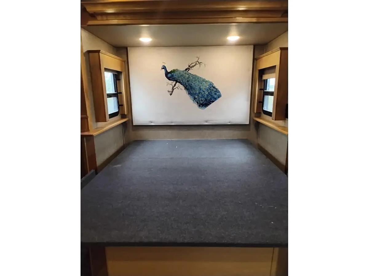 Used 2018 Vanleigh Beacon 39GBB Fifth Wheel