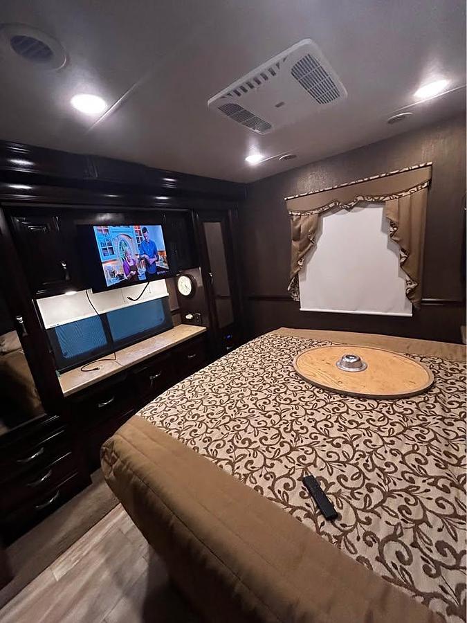 Used 2016 Thor Motor Coach 37KT