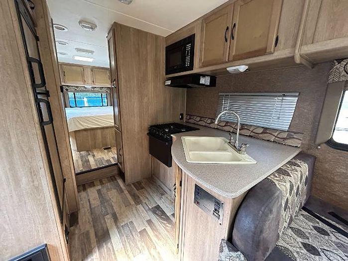 Used 2015 Coachmen Freelander 27QB