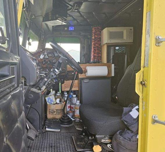 Used 1999 Freightliner FLD120