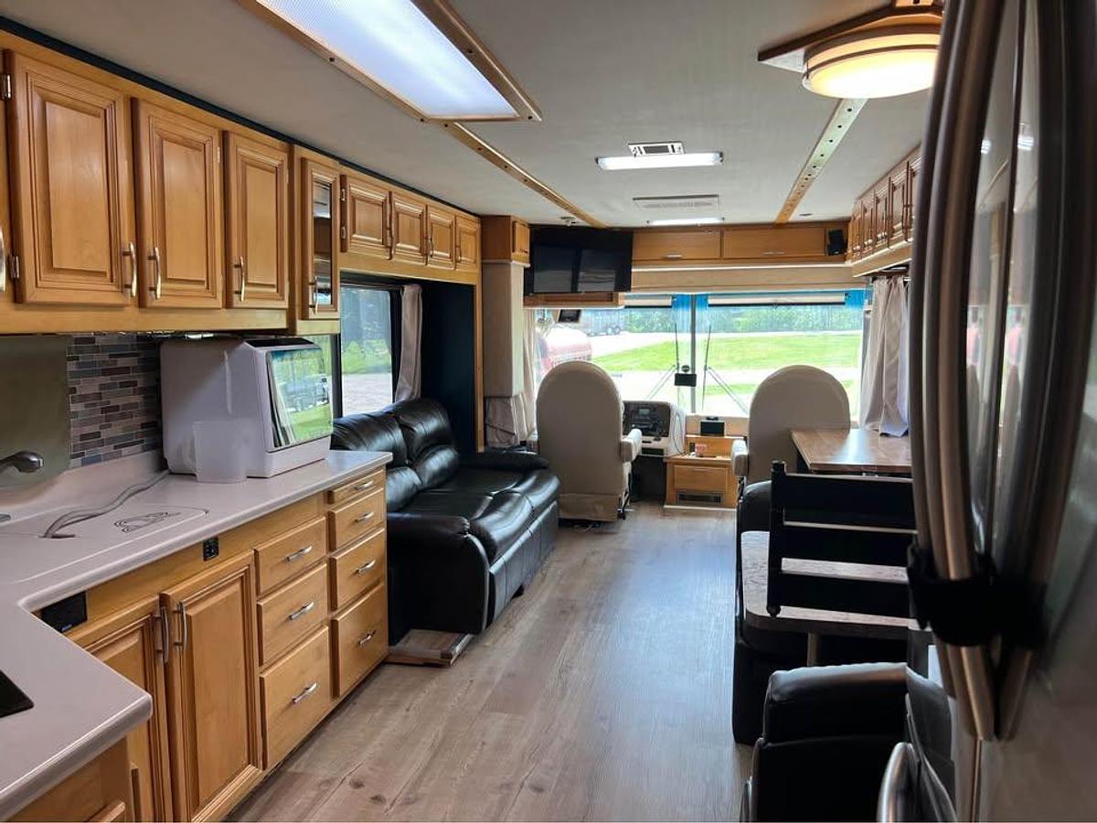 Used 2000 Beaver Contessa Class A Diesel Motorhome