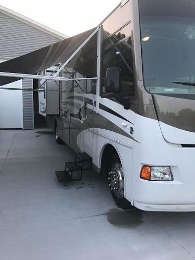 Used 2013 Winnebago Vista 35B