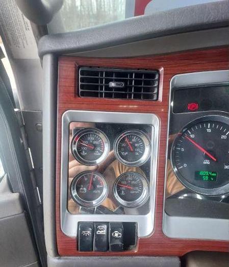 Used 2009 KENWORTH T660