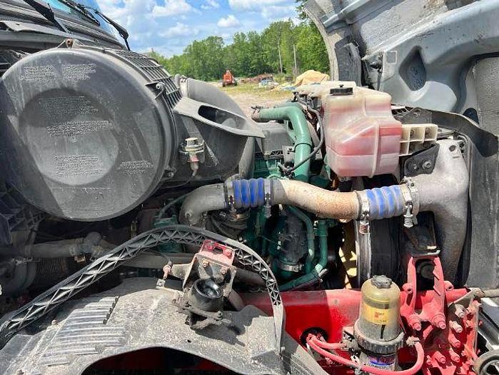 Used 2017 Volvo VNL64T780