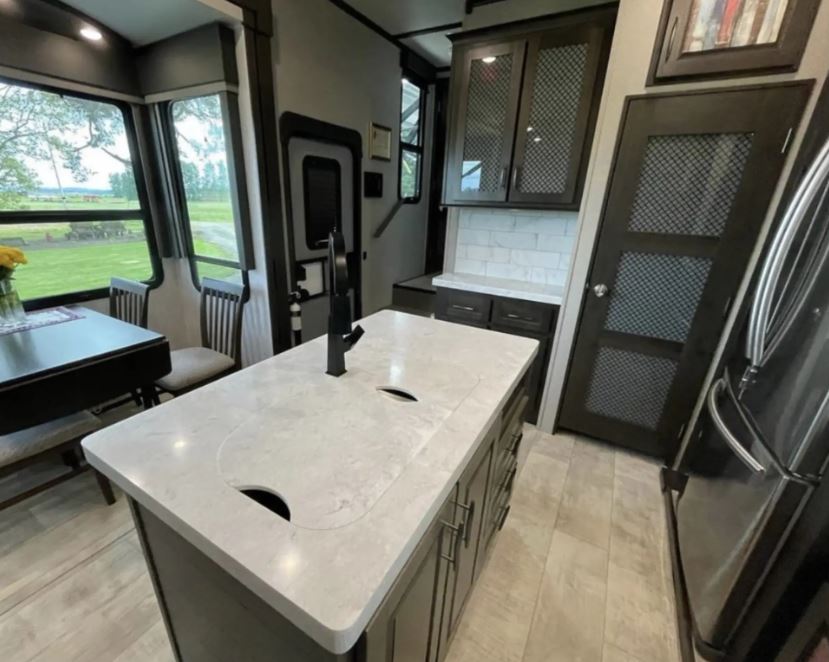Used 2021 Grand Design MOMENTUM 376THS Fifth Wheel
