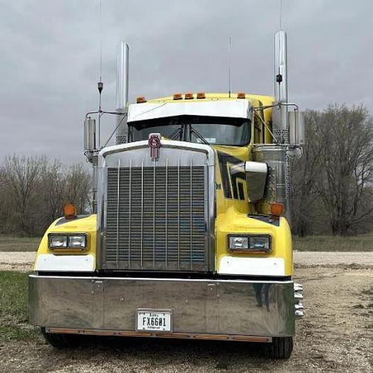 Used 2021 KENWORTH W900