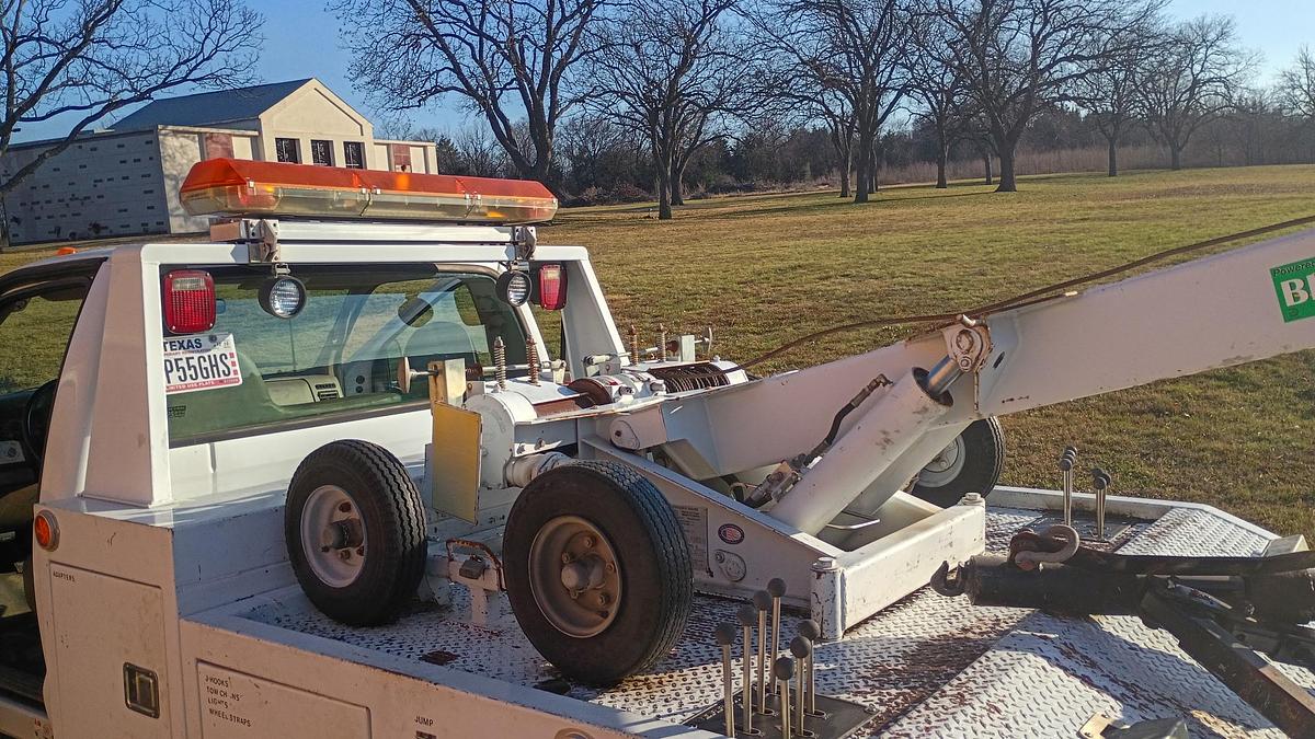 Used 2002 Ford F450 Recover Truck with Boom