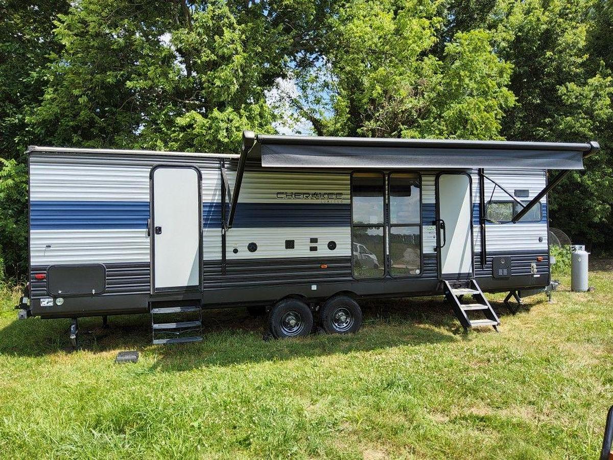 Used 2021 Forest River Cherokee 274VFK
