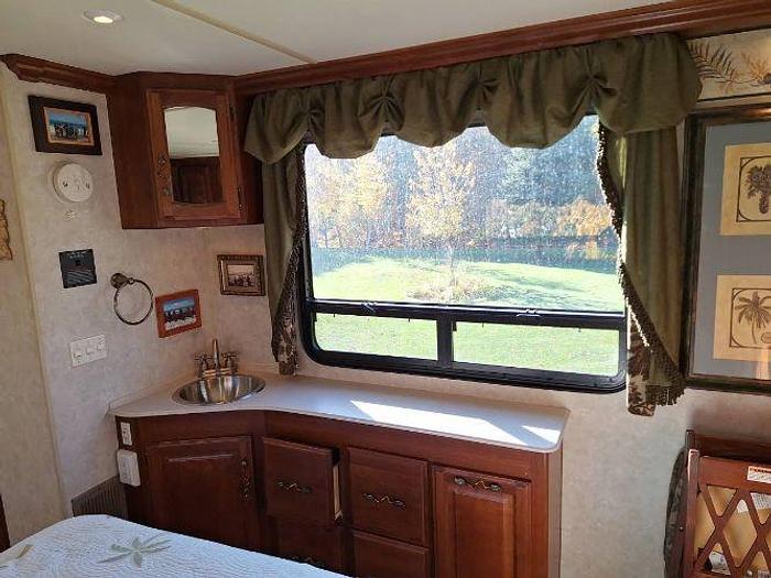 Used 2003 Fleetwood Excursion 39S