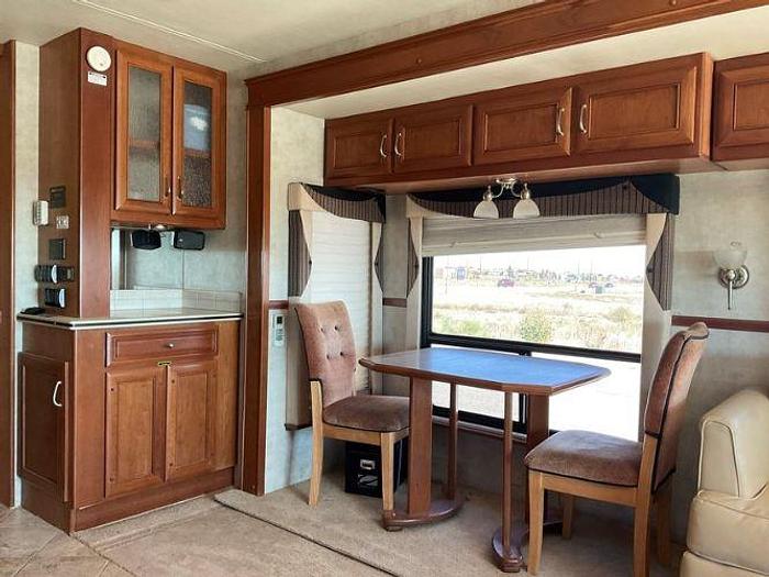 Used 2004 Country Coach Inspire 300 Sienna