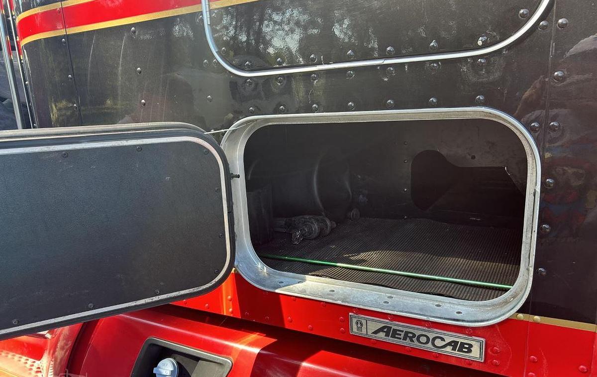 Used 2014 KENWORTH T660 Conventional Sleepe Semi