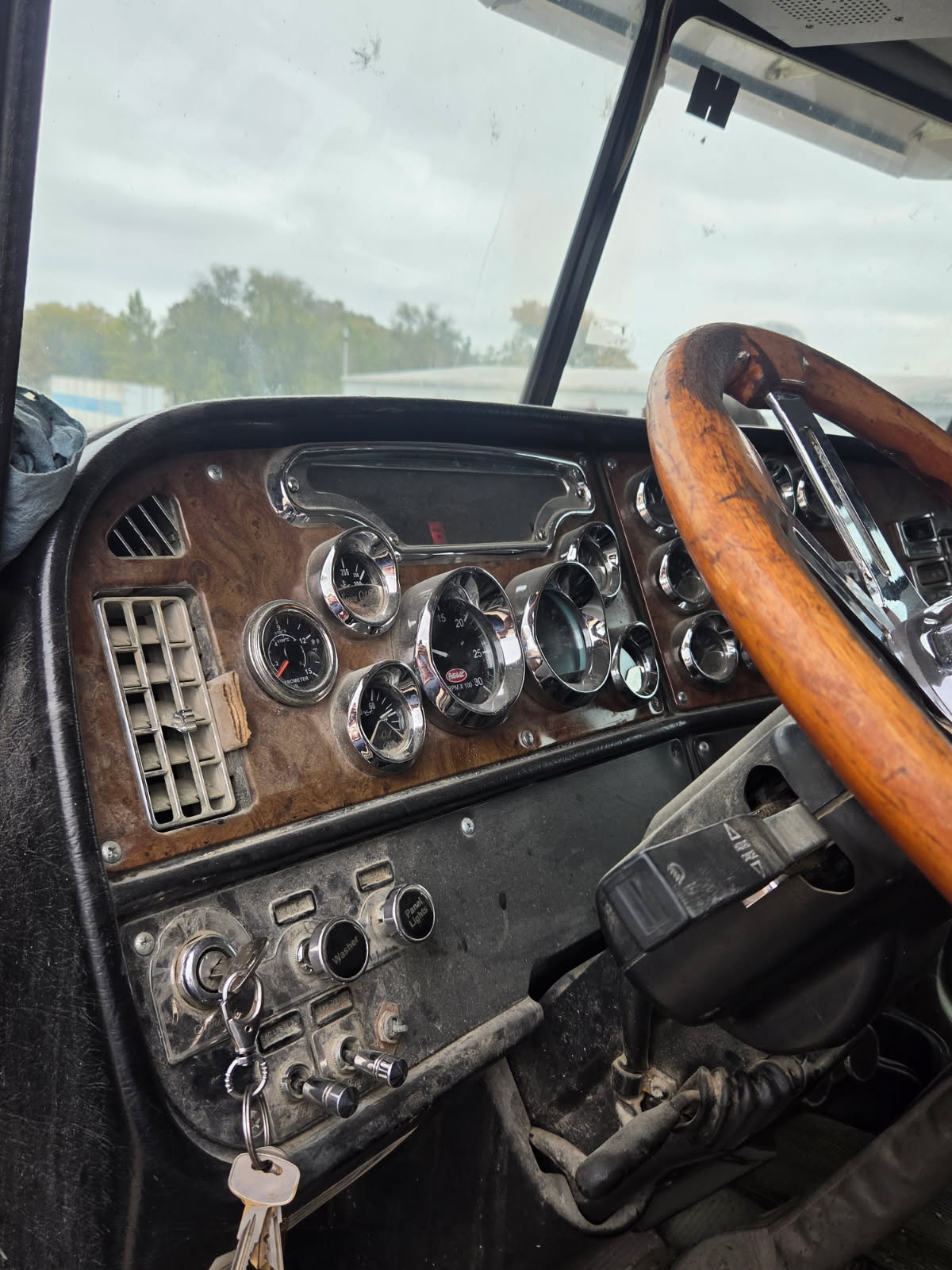 Used 2004 Peterbilt 379