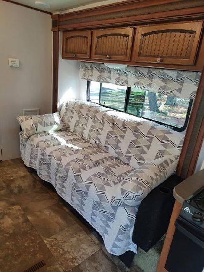 Used 2013 Jayco Jay Feather Ultra Lite 24T Travel Trailer
