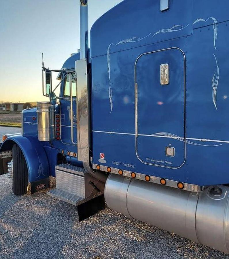 Used 1997 Peterbilt 379 Sleeper Semi Truck