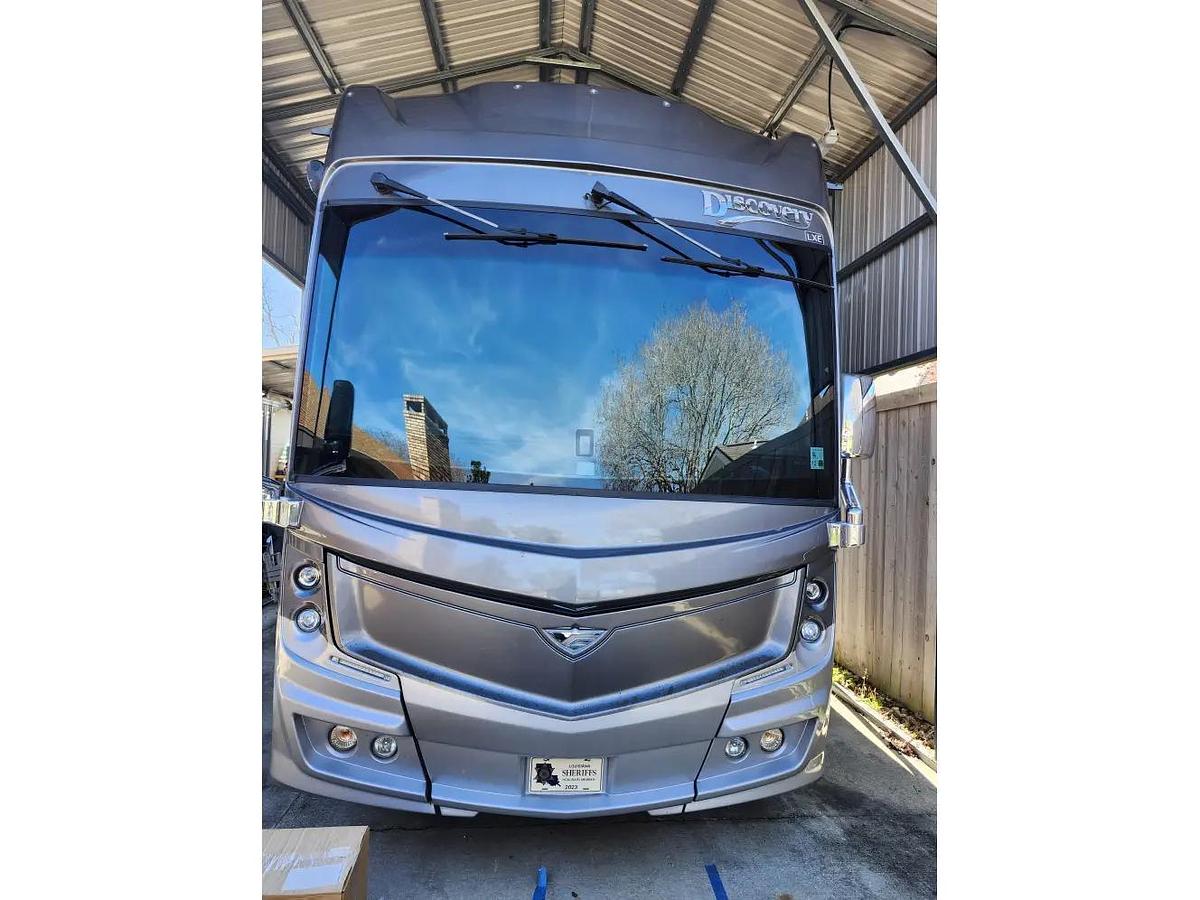 Used 2022 Fleetwood Discovery Lxe 44s