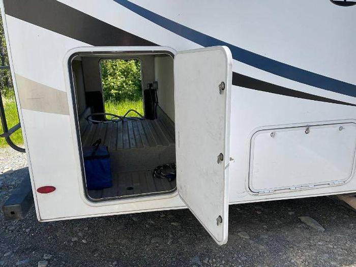 Used 2020 Forest River Sunseeker 2850S LE