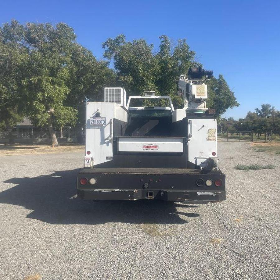 Used 2015 SUMMIT TRUCK BODIES 10620 MOUNTED ON 2015 FORD F750 XLT