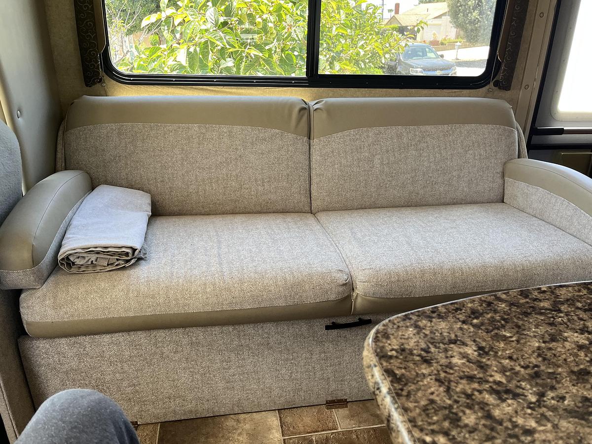 Used 2016 Thor Motor Coach Freedom Elite Class C Motorhome
