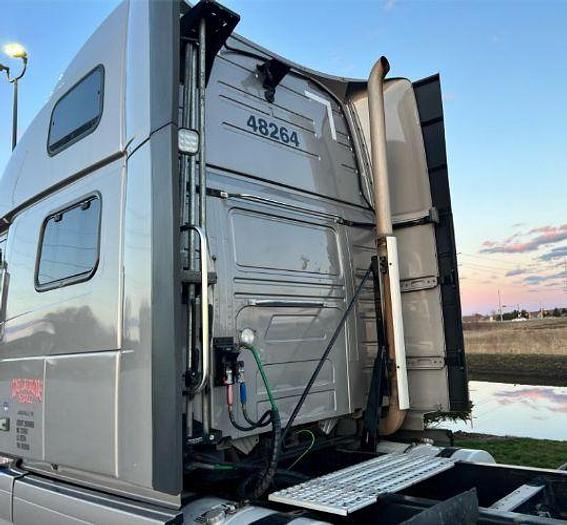 Used 2018 Volvo VNL