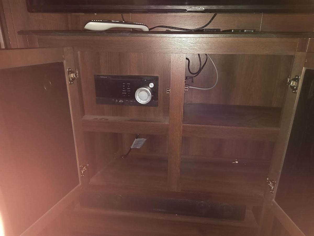 Used 2019 Jayco North Point 37BHFS