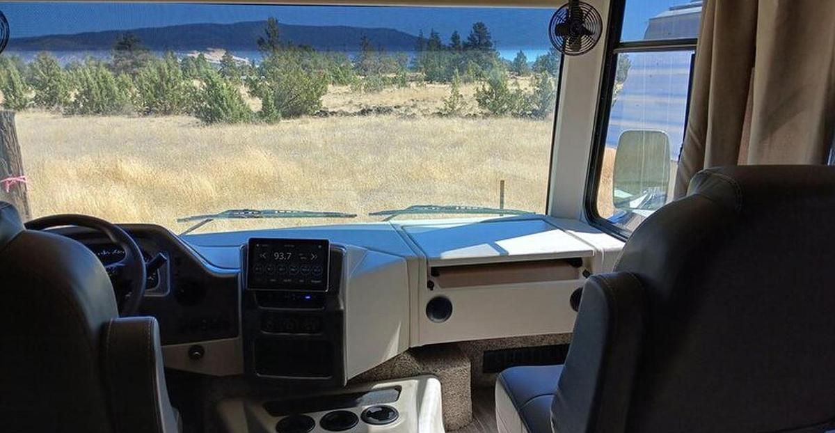 Used 2024 Thor Motor Coach Hurricane 35M Class A Motorhome