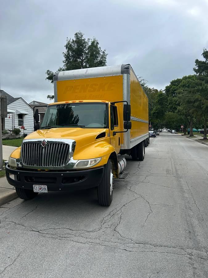 Used 2016 International 4300 – 26' Box Truck – 3,300 LB Liftgate – Allison Automatic – Air Ride