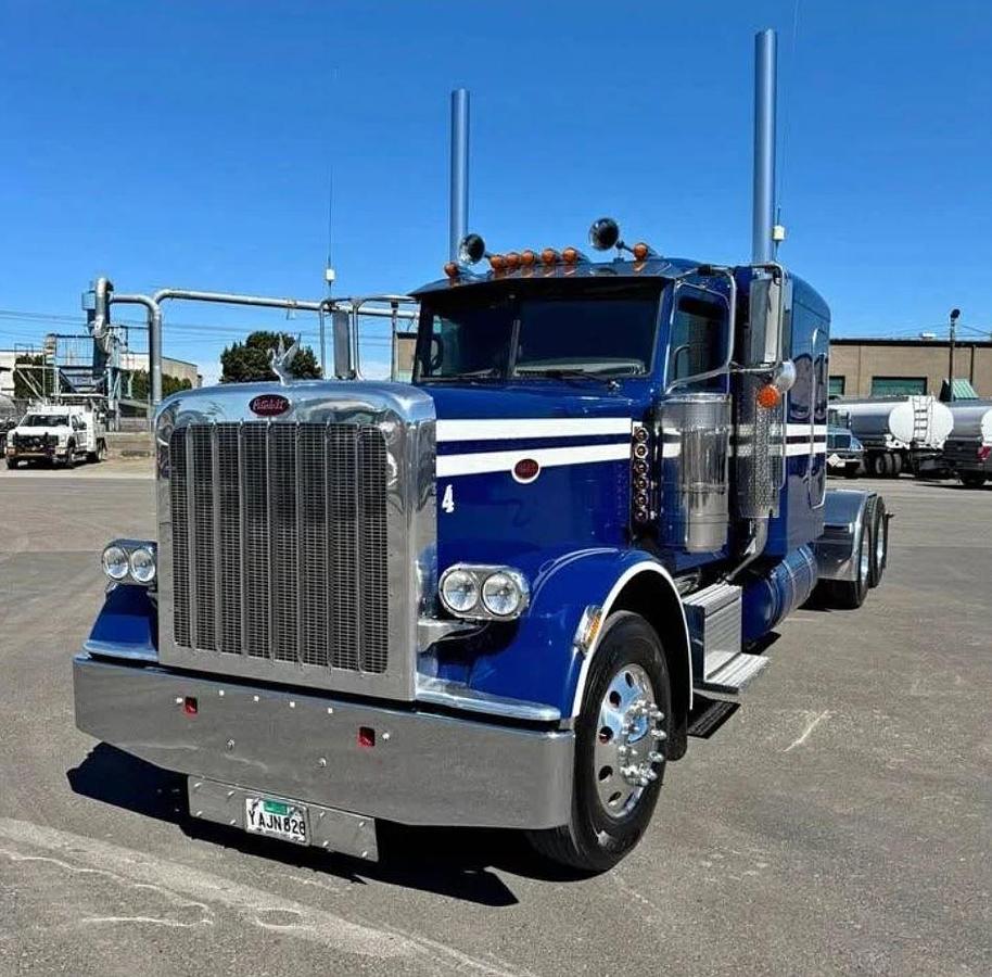 Used 2022 Peterbilt 389