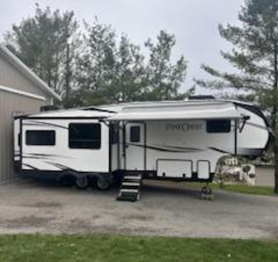 Used 2019 Vanleigh PineCrest 305RLP